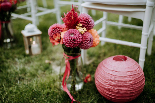 декорация с цветя за сватба